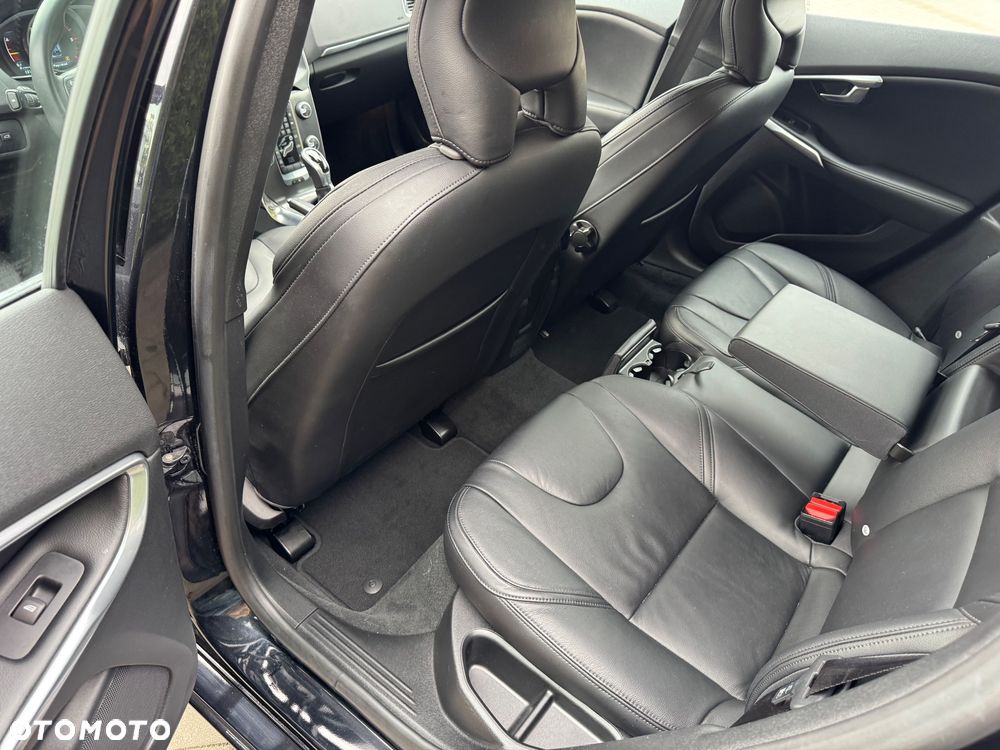 Volvo V40 D4 Geartronic Momentum - 13