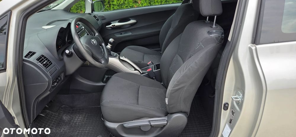 Toyota Auris 1.33 VVT-i Life - 29
