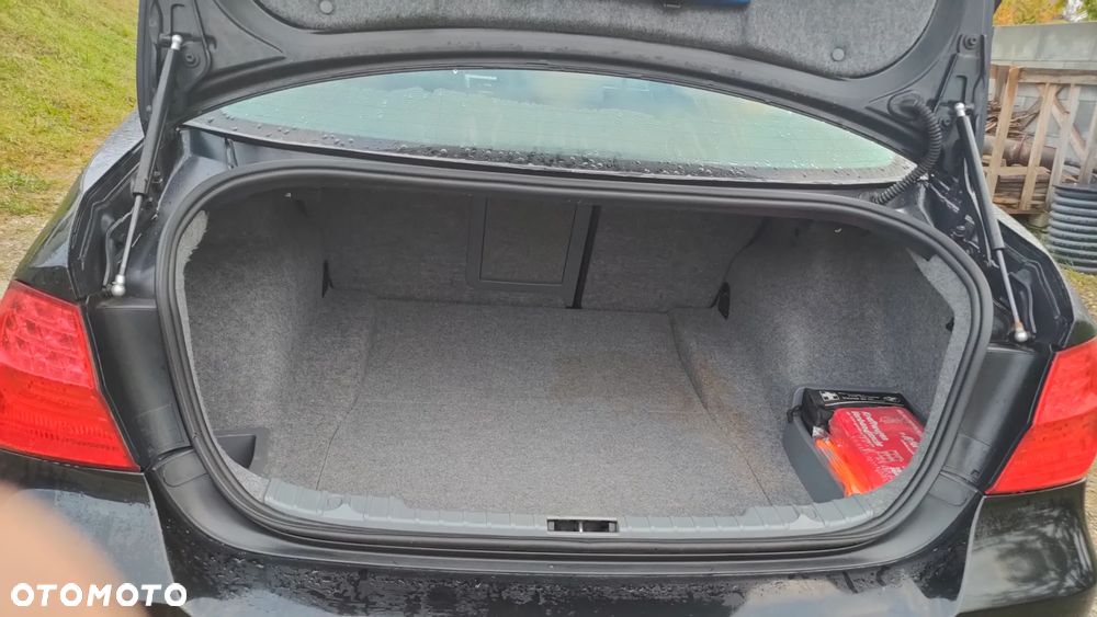 BMW Seria 3 318i - 11
