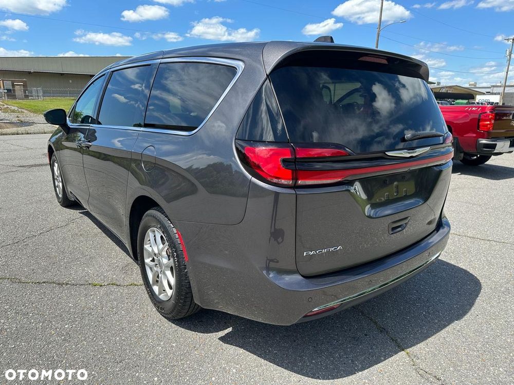 Chrysler Pacifica - 7