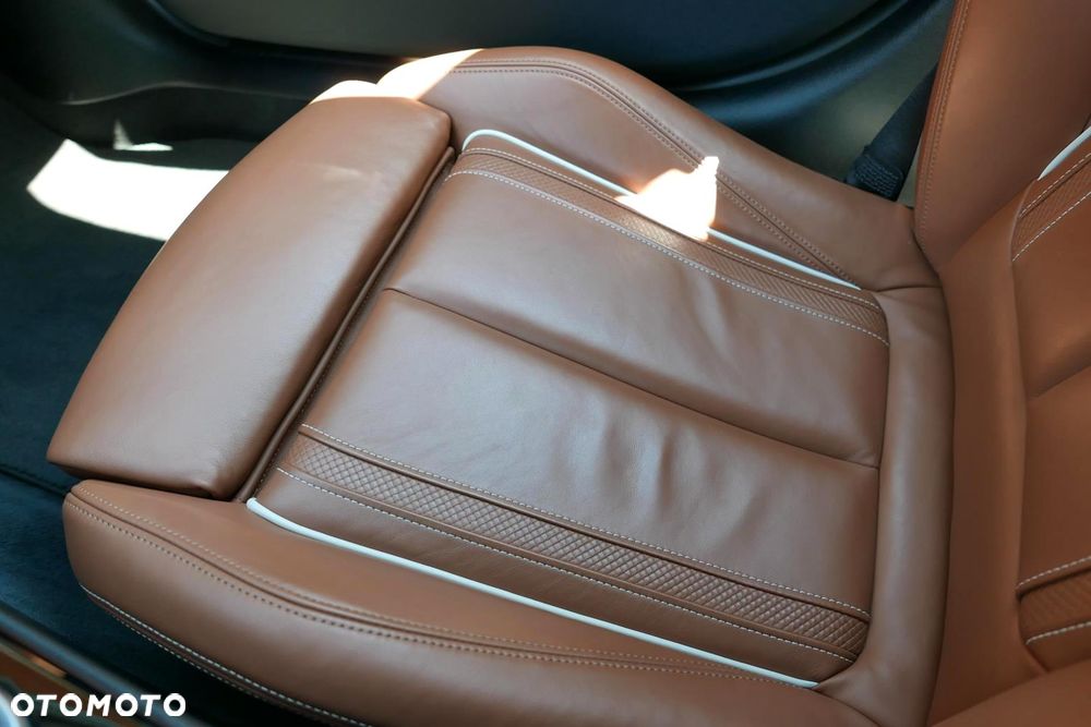 BMW Seria 3 330i M Sport - 26