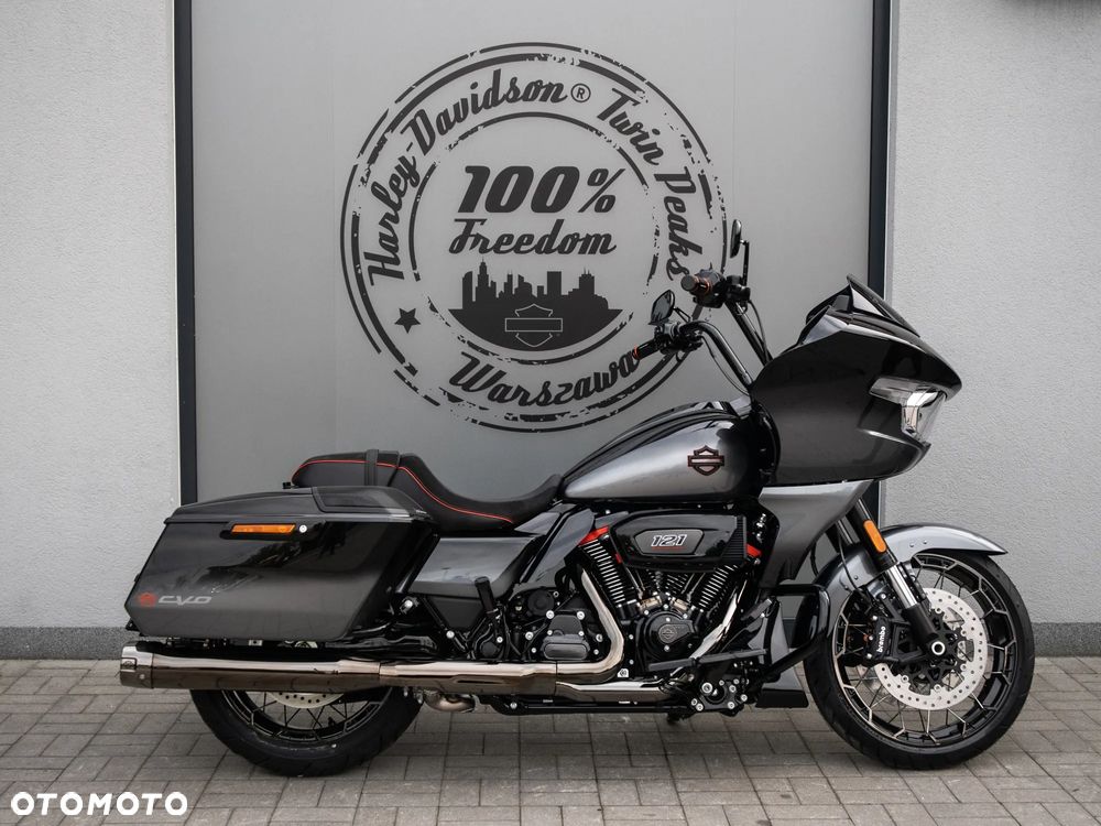 Harley-Davidson Touring Road Glide - 2