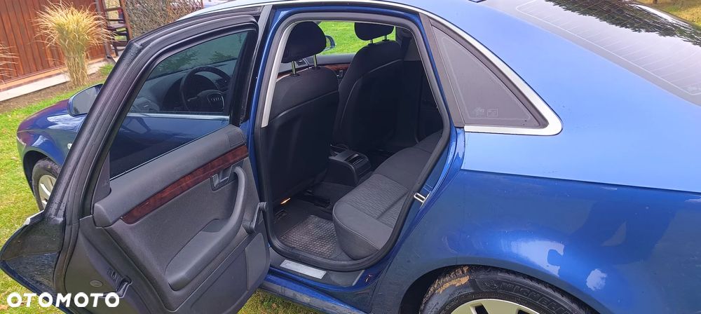 Audi A4 Limousine - 14