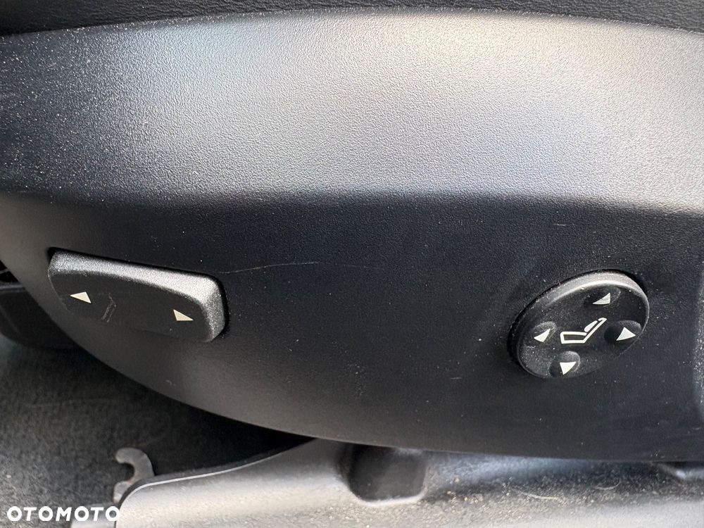 BMW Seria 3 318d DPF Edition Sport - 20