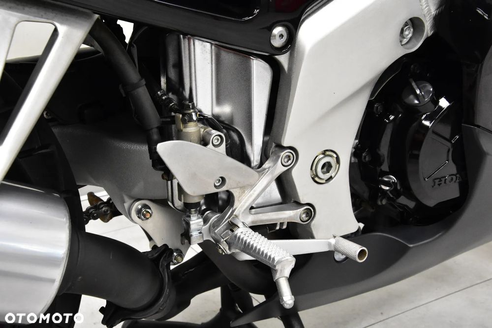 Honda VFR - 29