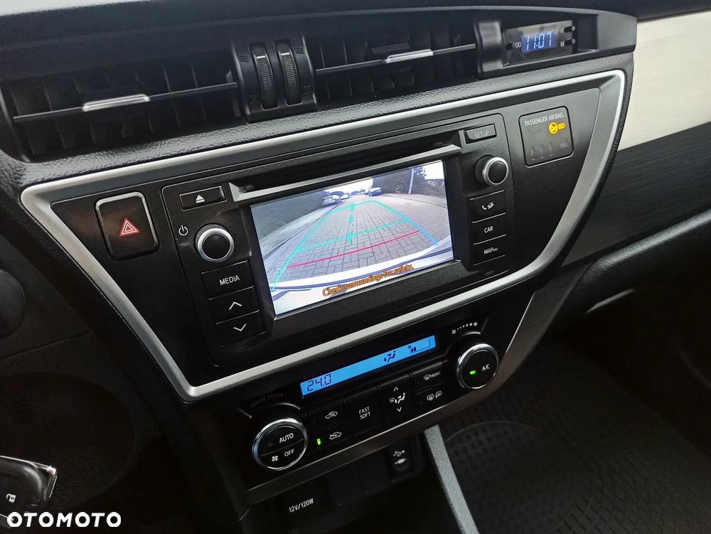 Toyota Auris 1.4 D-4D Business Edition - 17