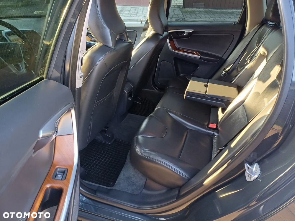 Volvo XC 60 D4 AWD Summum - 8
