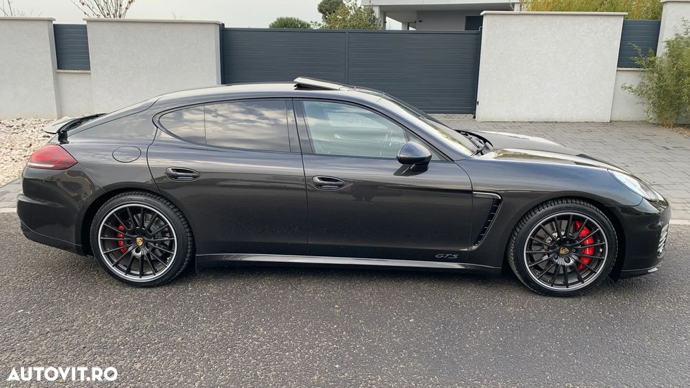 Porsche Panamera 4.8 PDK GTS - 8