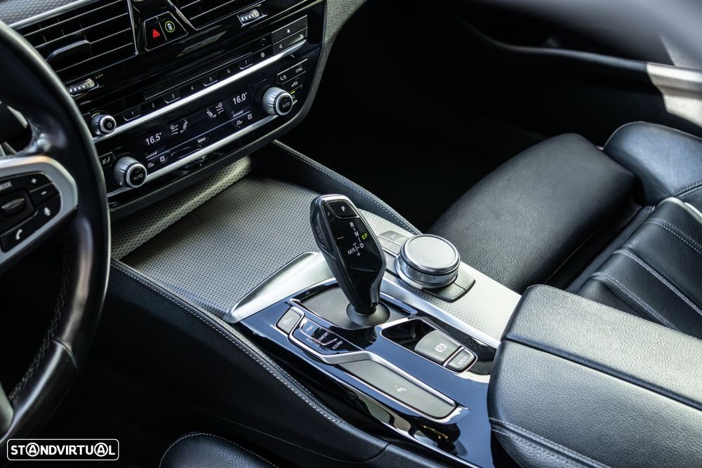 BMW M550d xDrive Auto - 24