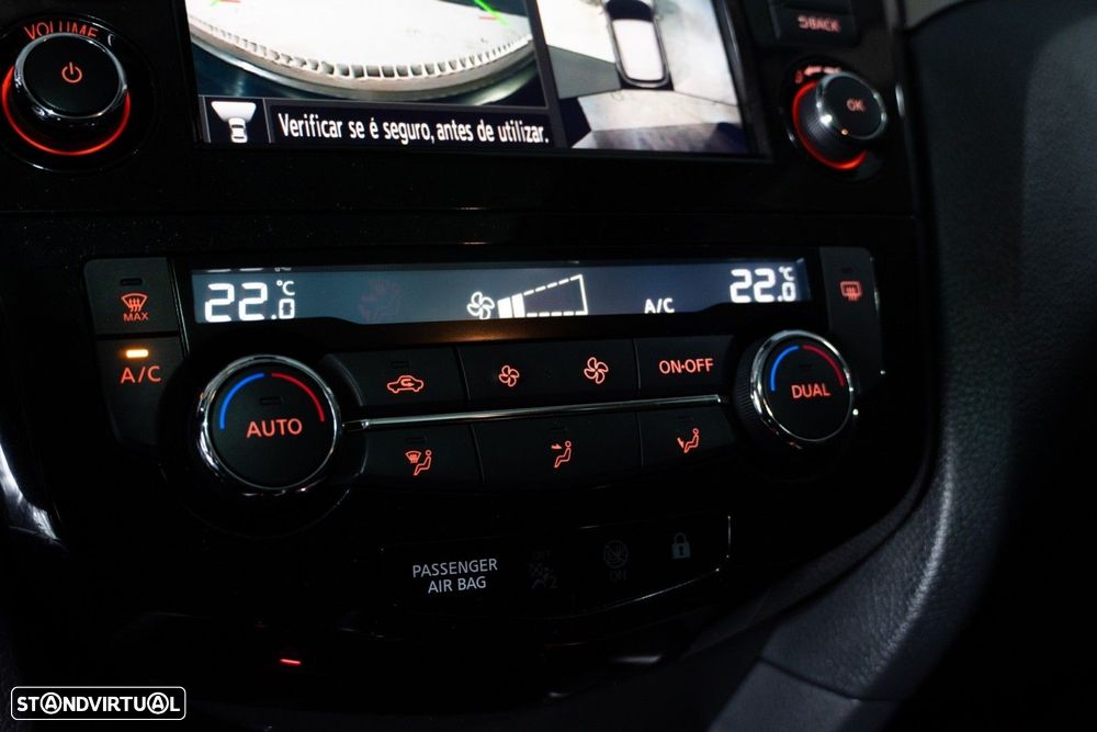 Nissan Qashqai 1.3 DIG-T N-Connecta LED+SKY - 22