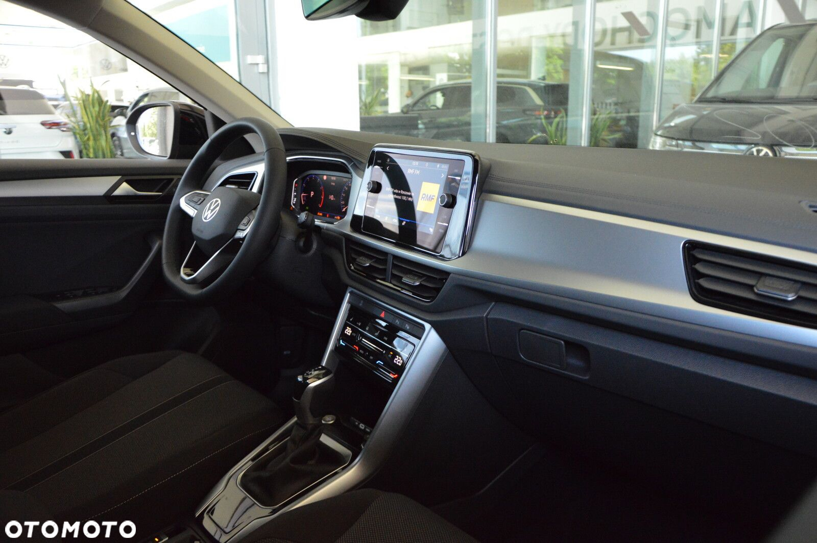 Volkswagen T-Cross - 17
