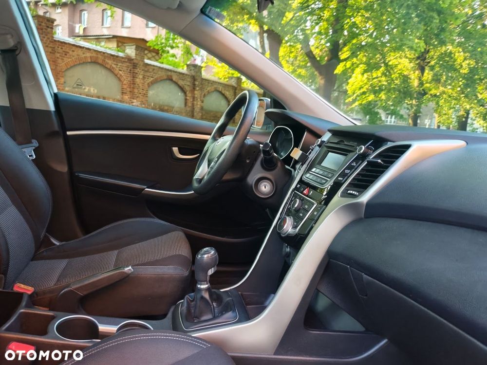 Hyundai i30 blue 1.4 Style - 6