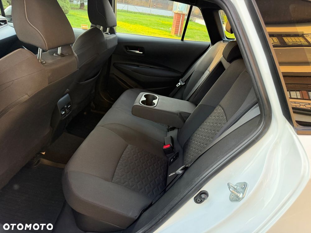 Toyota Corolla 1.8 Hybrid Comfort - 23