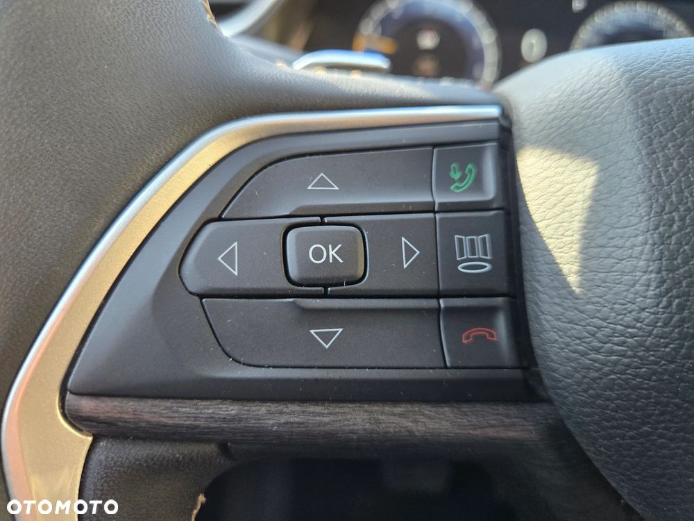 Jeep Grand Cherokee - 33