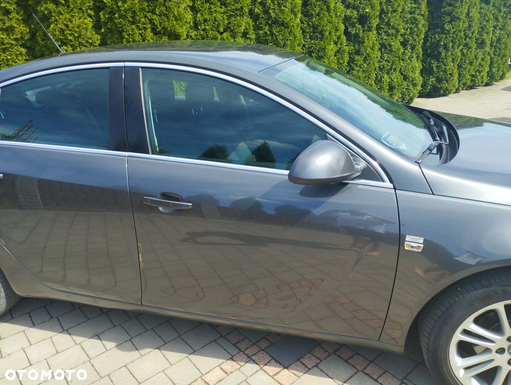 Opel Insignia 1.8 - 9