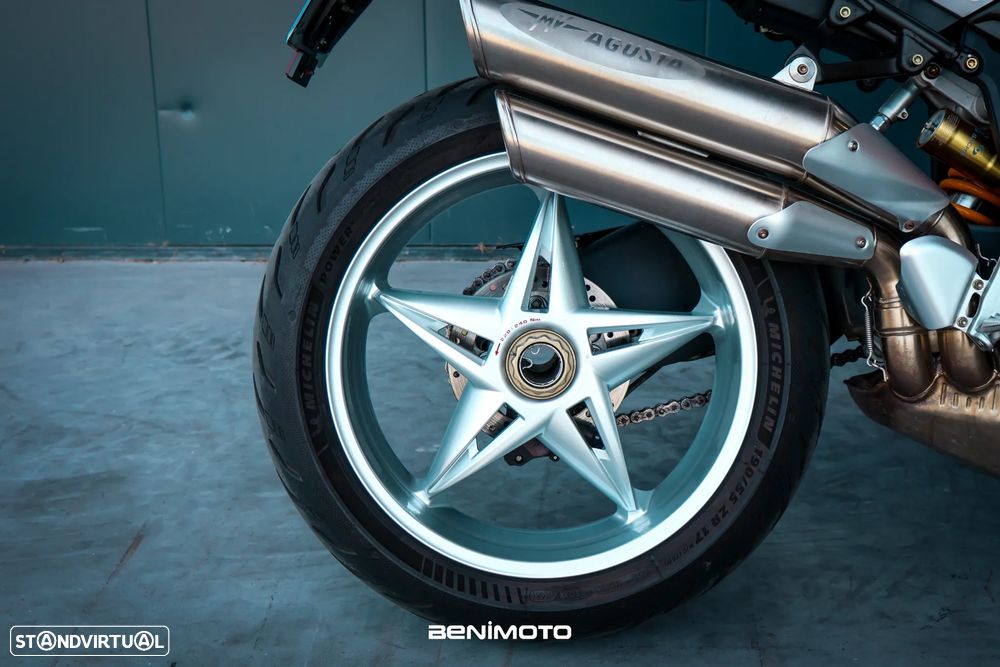 MV Agusta Brutale 910 - 16