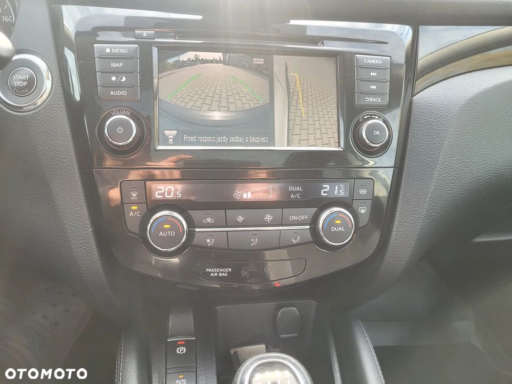 Nissan Qashqai 1.3 DIG-T N-CONNECTA - 24