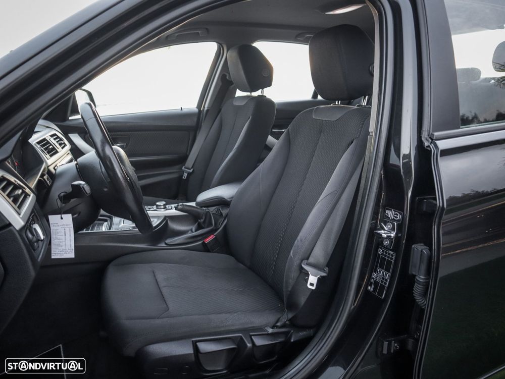 BMW 320 d EfficientDynamics Auto Line Sport - 23