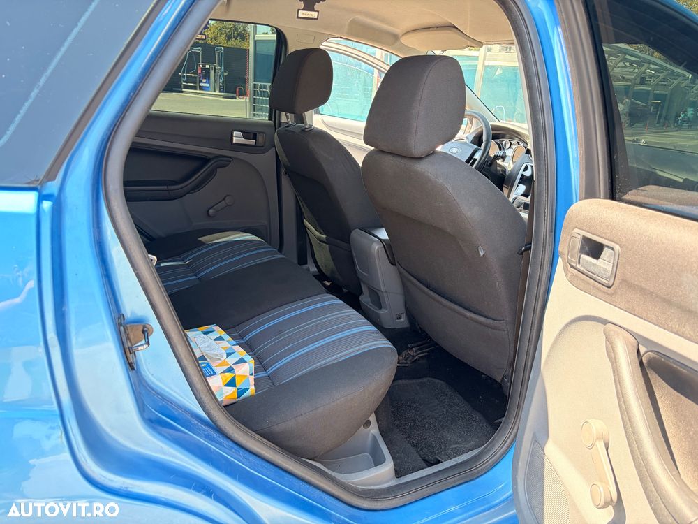 Ford Focus - 10
