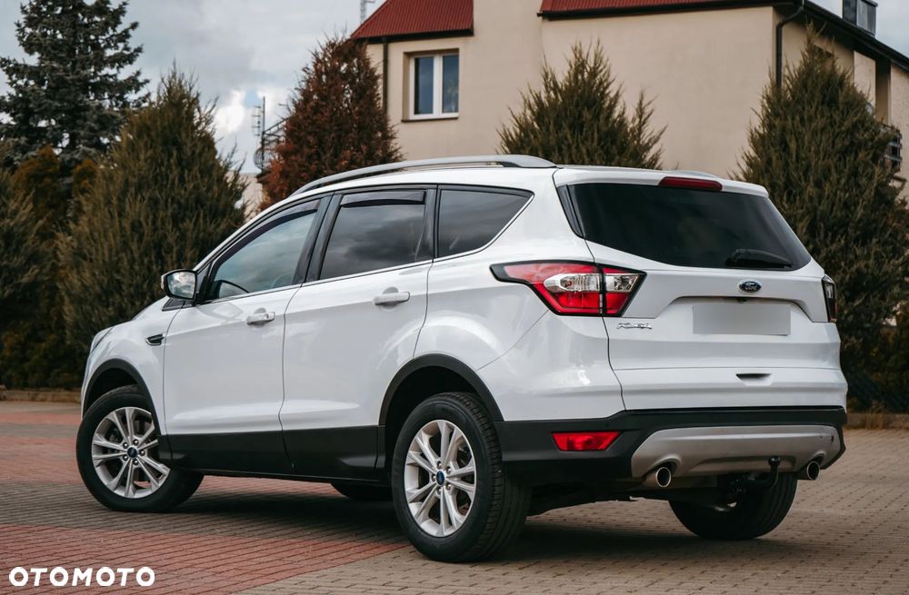 Ford Kuga 2.0 TDCi 2x4 Titanium - 11
