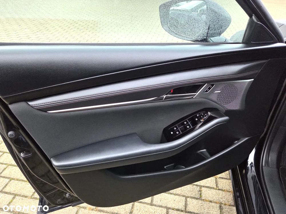 Mazda 3 2.0 mHEV Hikari - 36