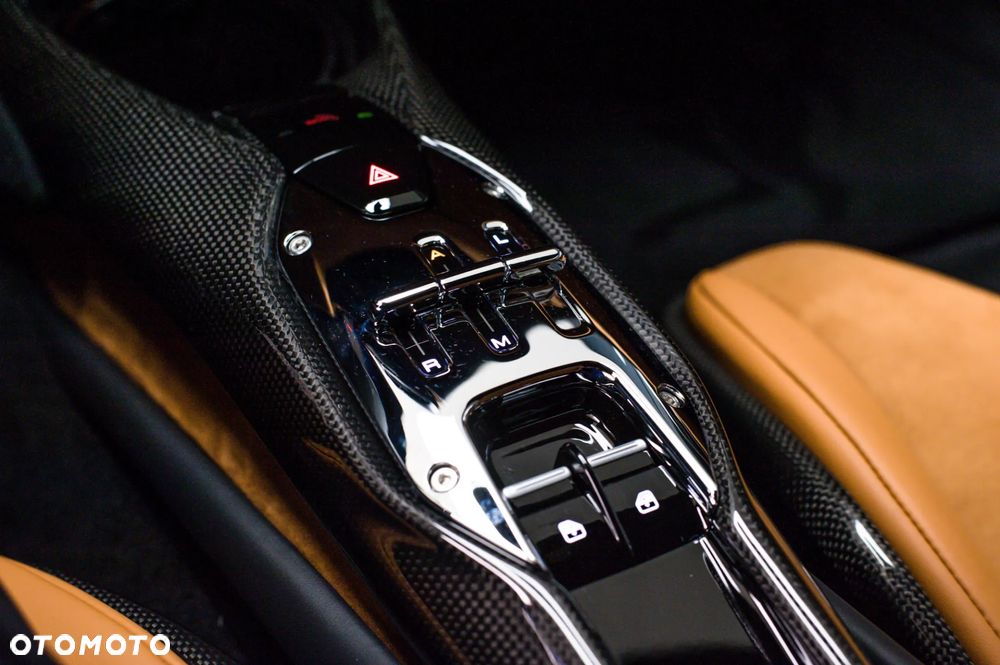 Ferrari 296 GTB - 30