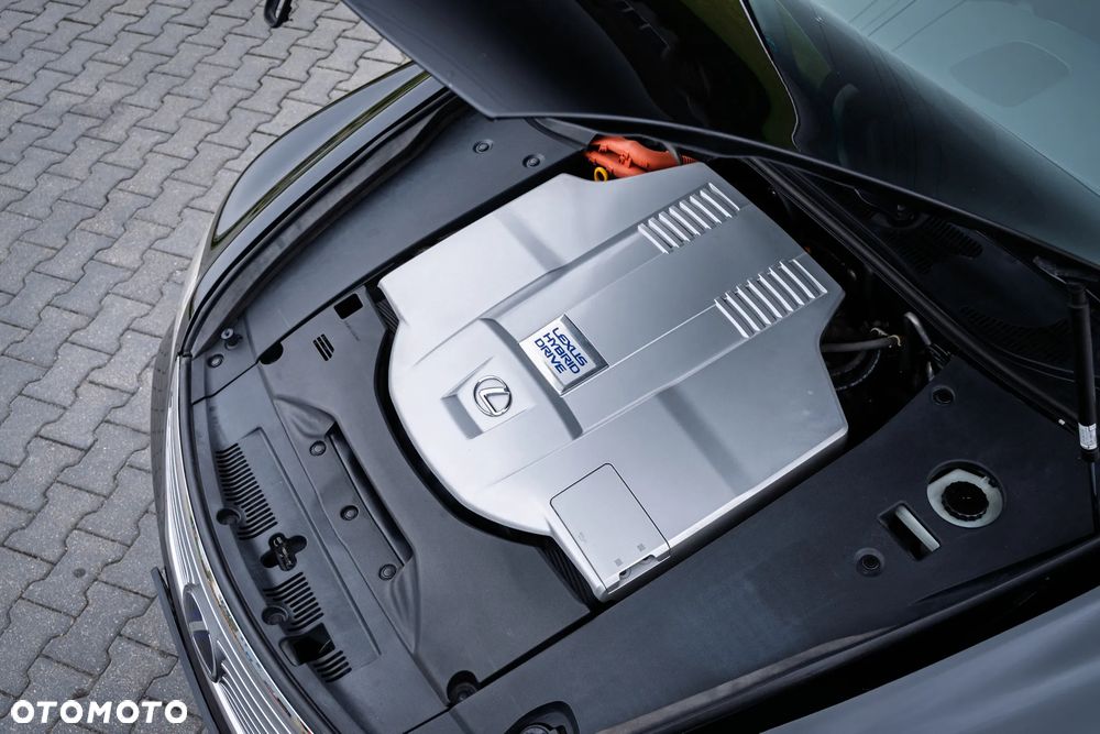 Lexus LS - 13