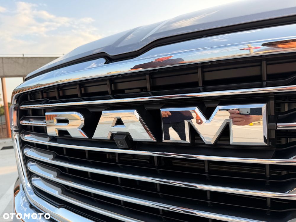 Dodge RAM - 24