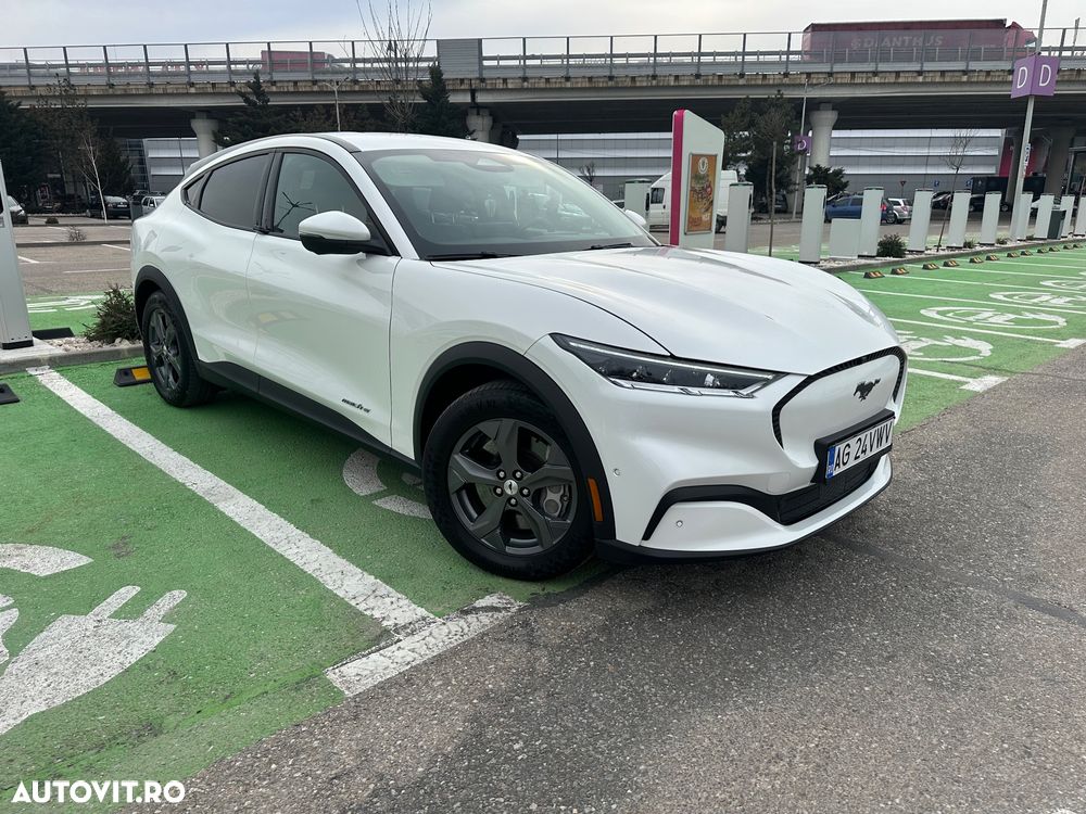 Ford Mustang Mach-E Standard - 1