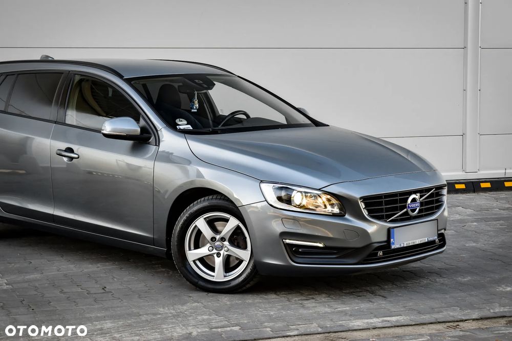 Volvo V60 D3 Drive-E Momentum - 18