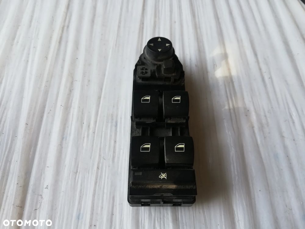 BMW 5 E60 E61 Przód strona prawa Przyciski szyb 6951925 - 1