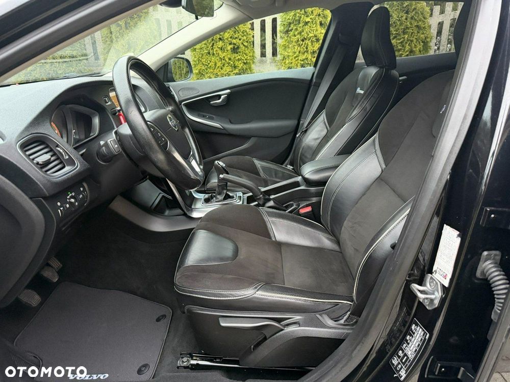 Volvo V40 Cross Country - 9