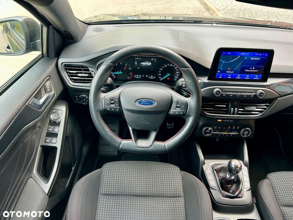Ford Focus 1.0 EcoBoost Start-Stopp-System ST-LINE - 26