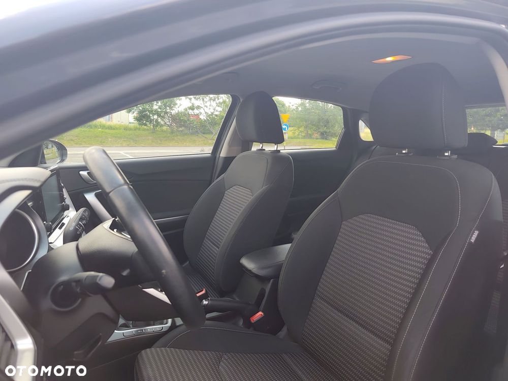 Kia Ceed - 11