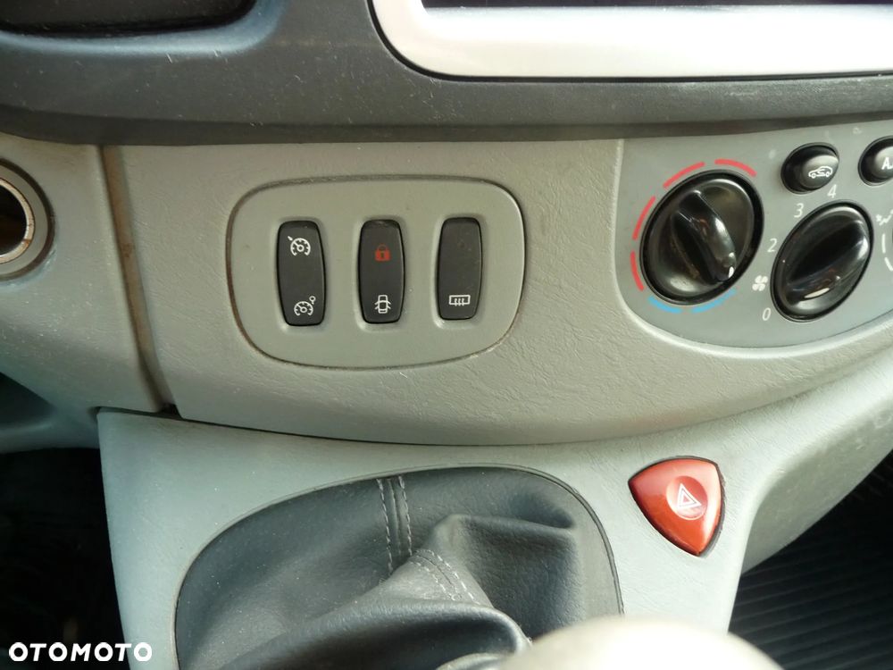 Opel Vivaro - 11