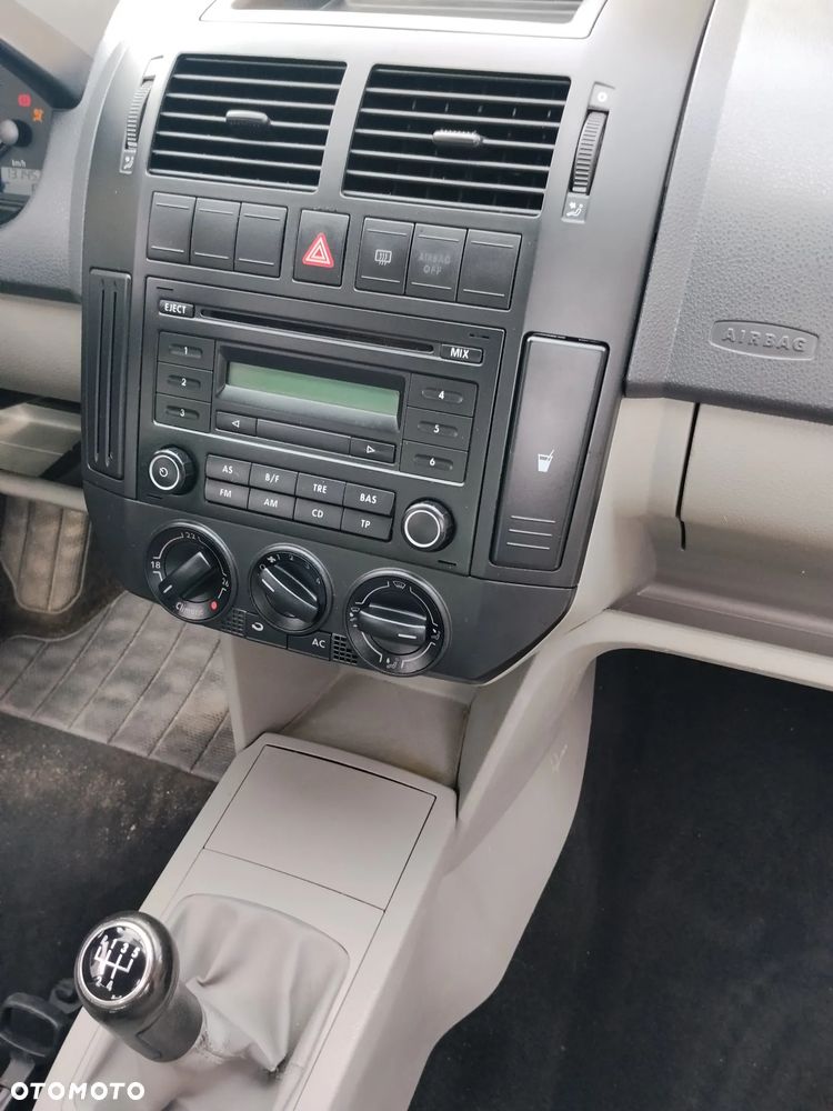 Volkswagen Polo - 24