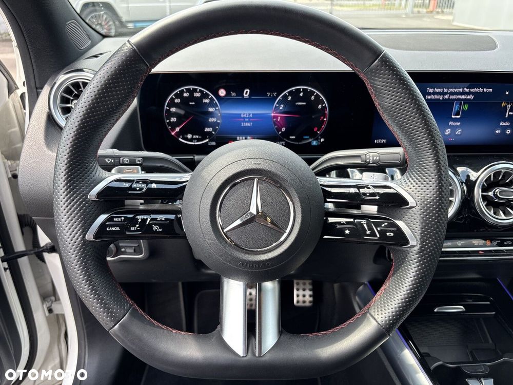 Mercedes-Benz GLA - 12