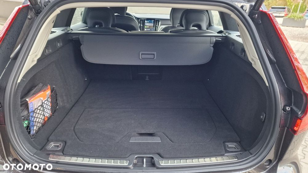 Volvo V60 Cross Country - 10