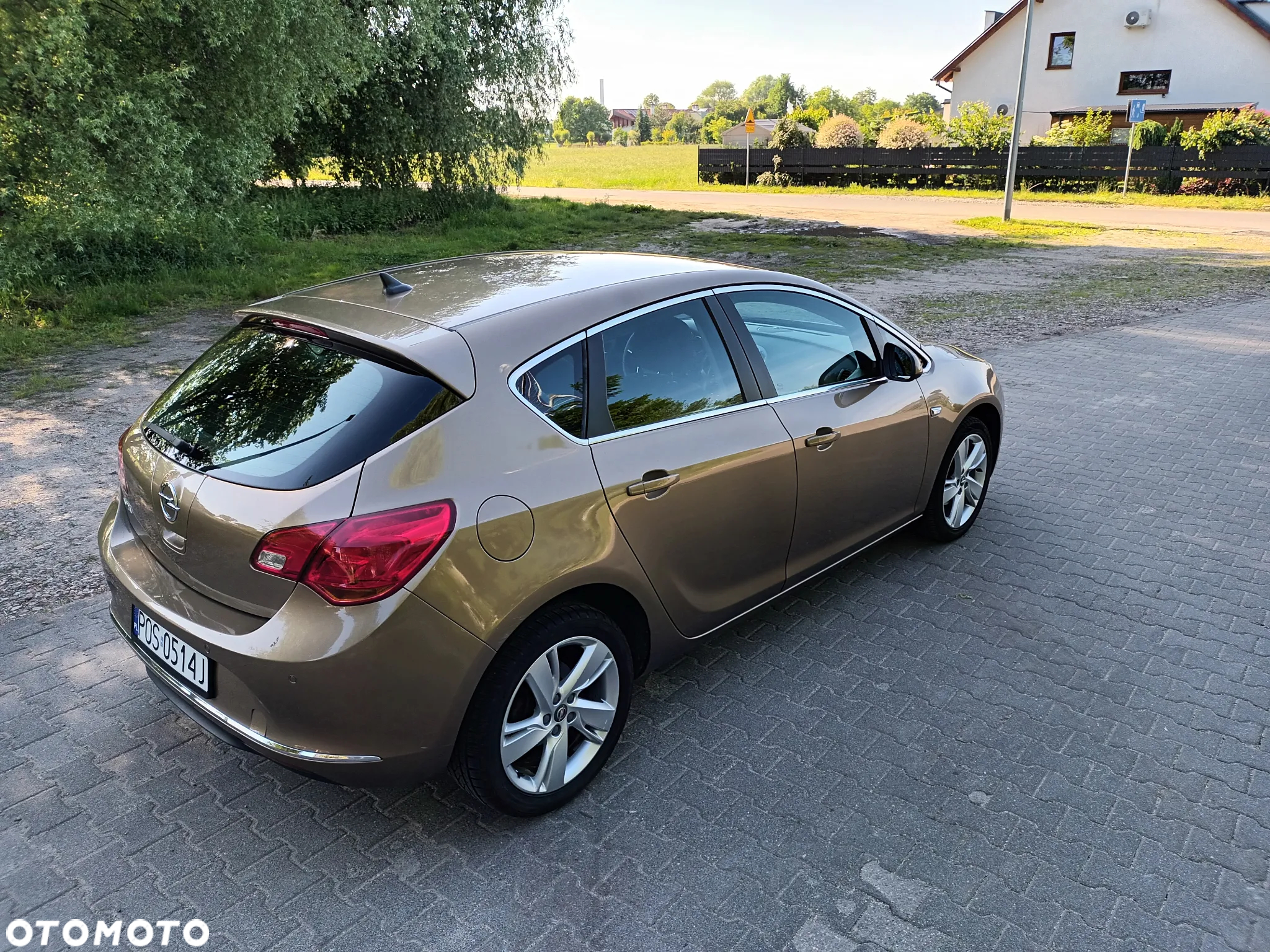 Opel Astra IV 1.4 T Cosmo - 10