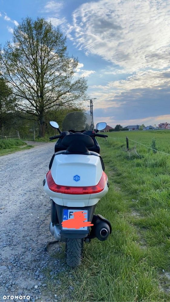 Piaggio Xevo - 3