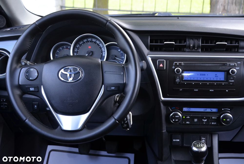 Toyota Auris - 24