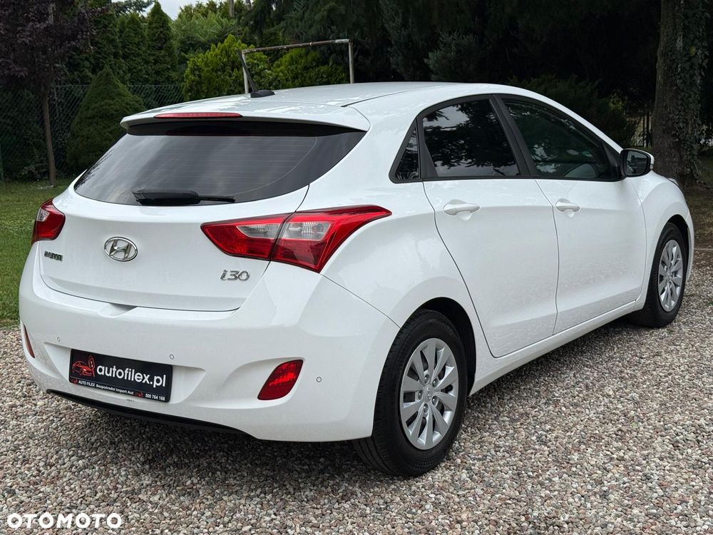 Kia Ceed - 32