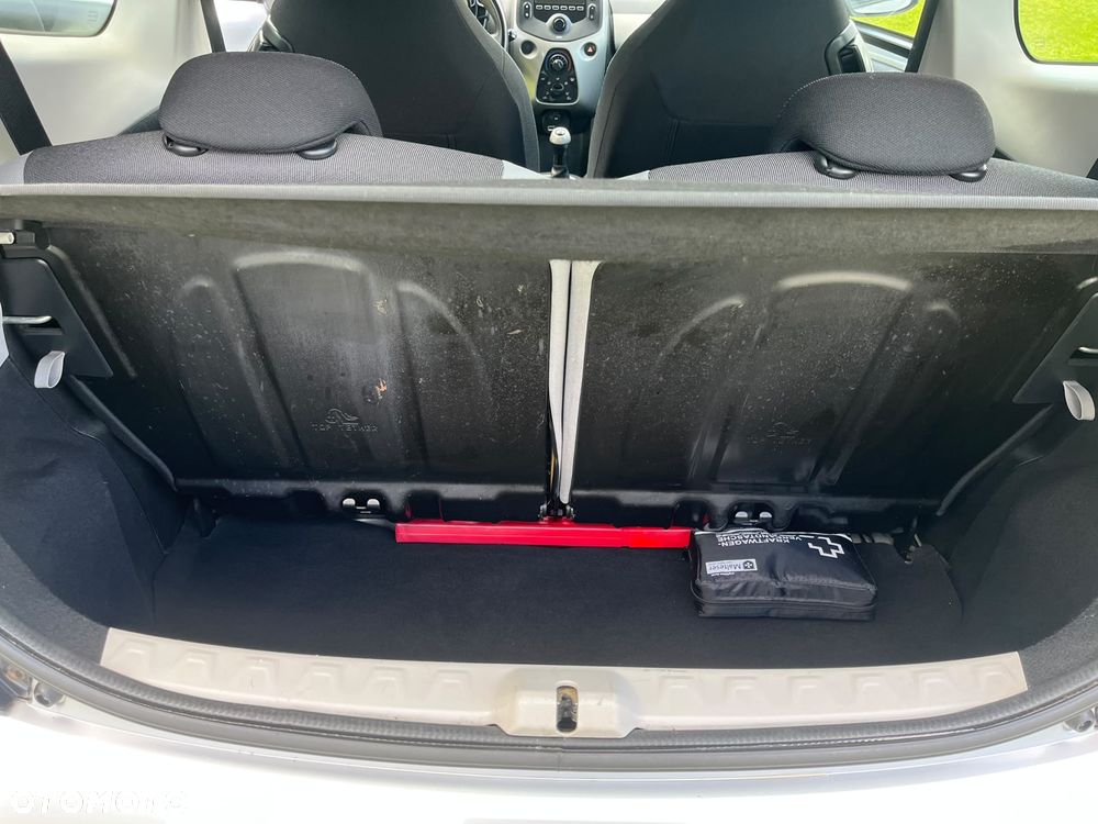 Toyota Aygo x-clusiv - 11