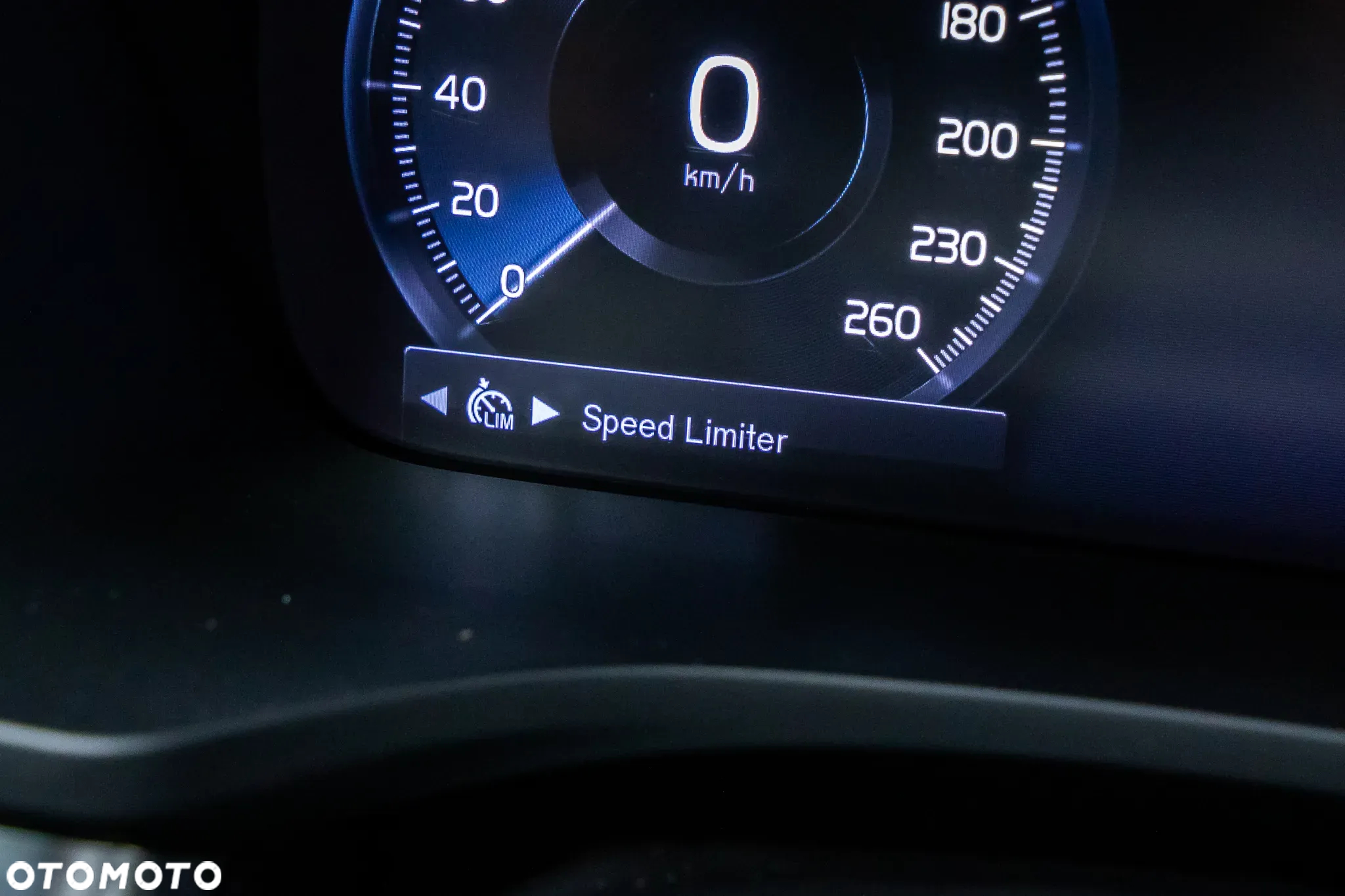 Volvo V60 Cross Country - 14
