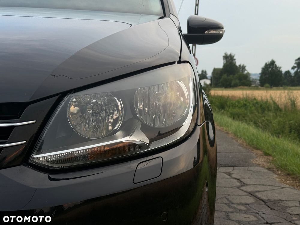 Volkswagen Touran - 10