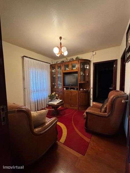 Arrendo casa em lagares t4 - Grande imagem: 4/7