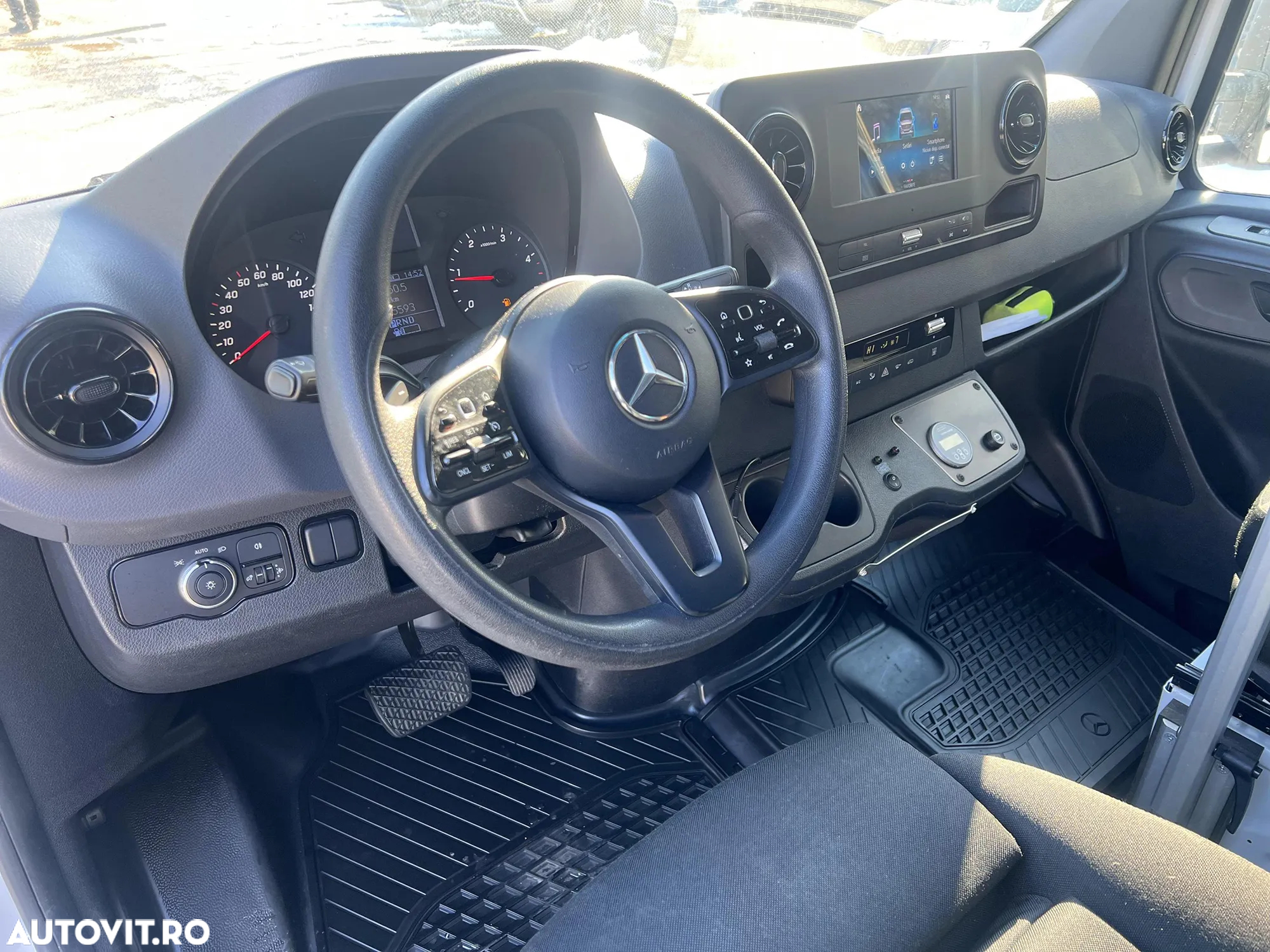 Mercedes-Benz Sprinter - 9