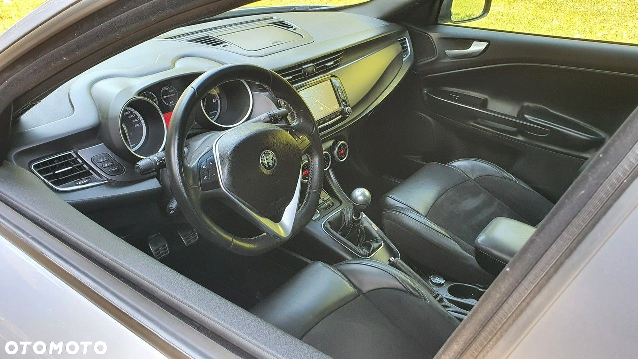 Alfa Romeo Giulietta - 12