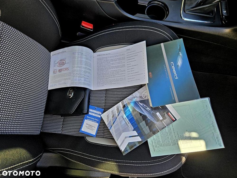Kia Ceed 1.6 GDI DCT Platinum Edition - 22