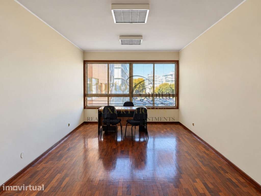 SALA/ESCRITÓRIO 32m² | WC EXCLUSIVO | MATOSINHOS - Grande imagem: 2/25